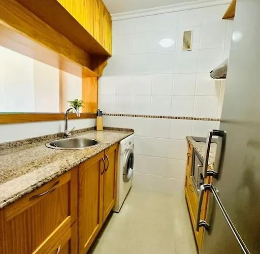 A Pie De Playa. * Cadice